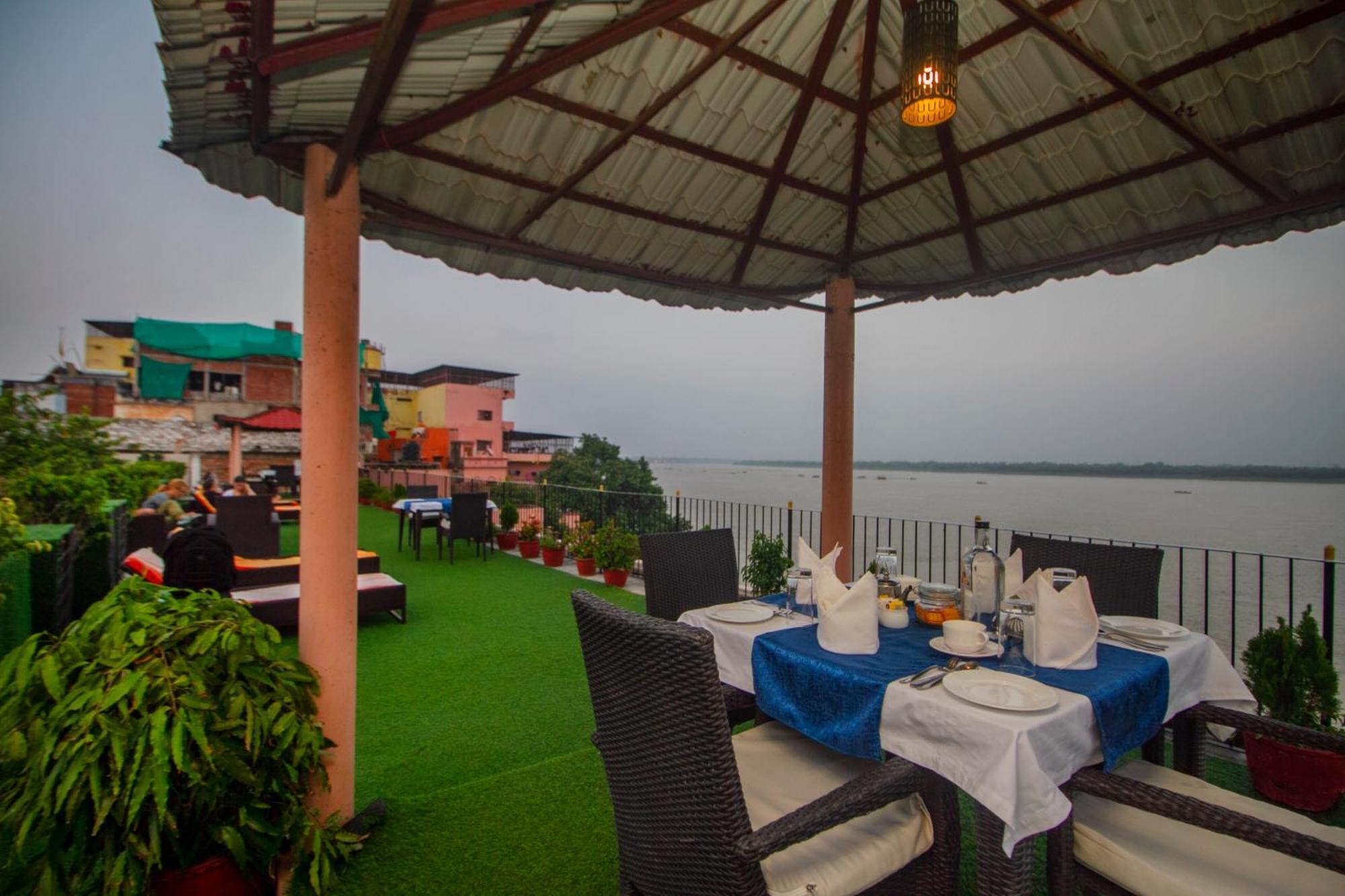 Amritara Suryauday Haveli Hotel Varanasi Ngoại thất bức ảnh